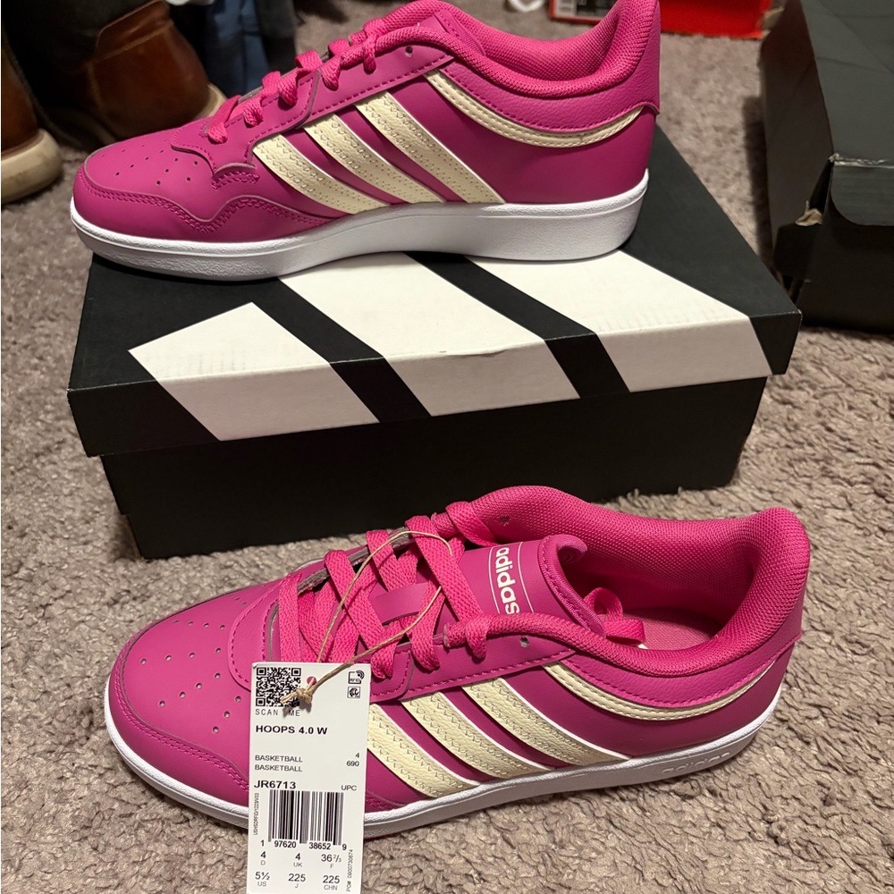 Adidas Women's hoops 4.0